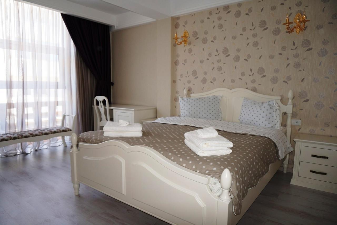 Romantic Boutique Focsani Exterior photo